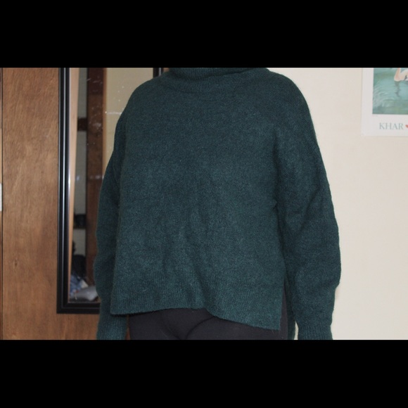 Sweater - Picture 4 of 4